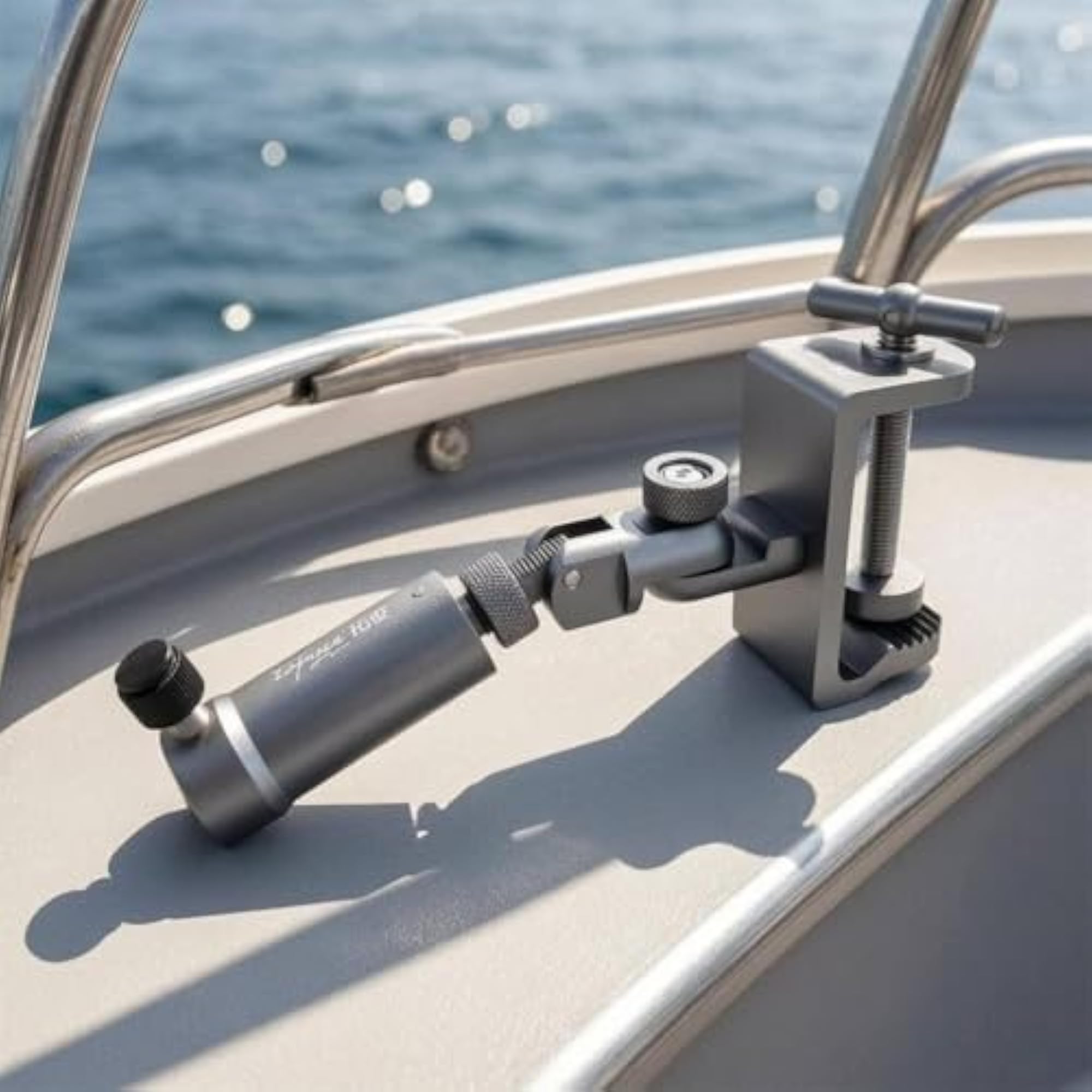 Knurled Knobs Clamp on Rod Holder
